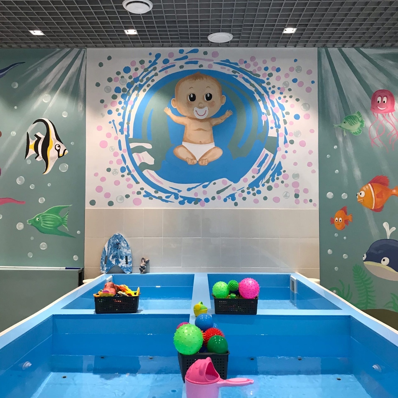 Детский бассейн грудничкового плавания Малышки-Бултышки для детей от 1,5 месяцев до 2 лет в Нижнем Новгороде